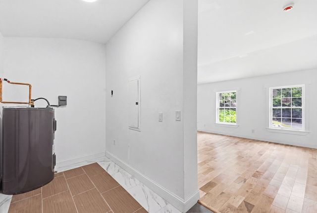 26 Parallel St, Salem, MA 01970