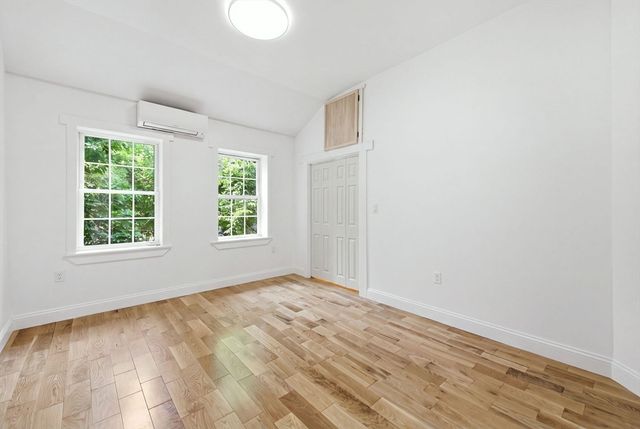 26 Parallel St, Salem, MA 01970