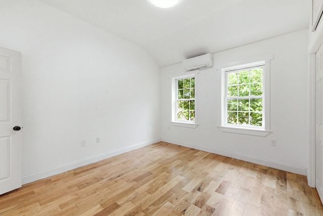 26 Parallel St, Salem, MA 01970