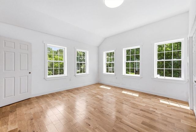 26 Parallel St, Salem, MA 01970