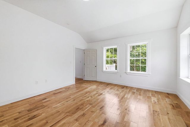 26 Parallel St, Salem, MA 01970