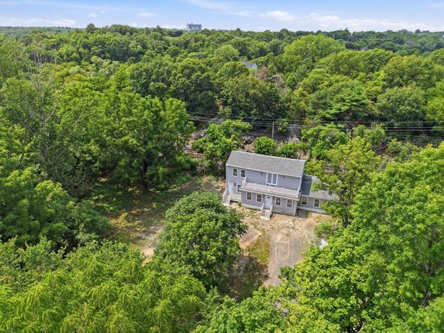 26 Parallel St, Salem, MA 01970