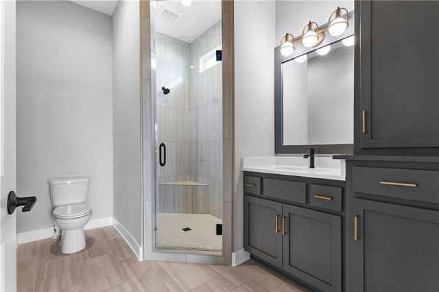 17162 S Laurelwood Street, Olathe, KS 66062