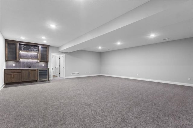 17162 S Laurelwood Street, Olathe, KS 66062