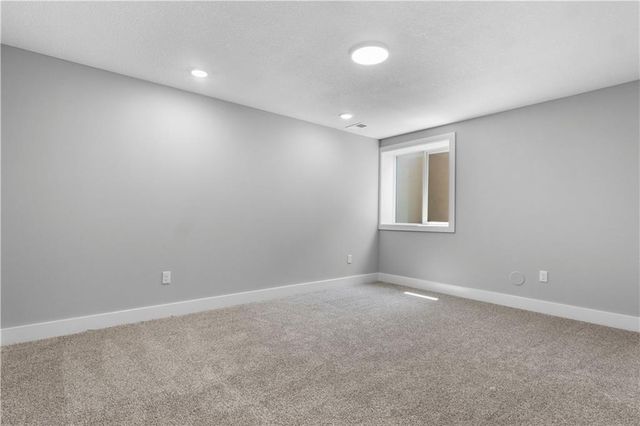 17162 S Laurelwood Street, Olathe, KS 66062