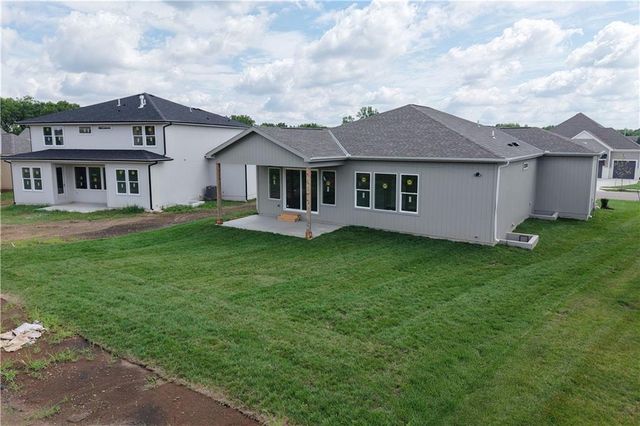 17162 S Laurelwood Street, Olathe, KS 66062