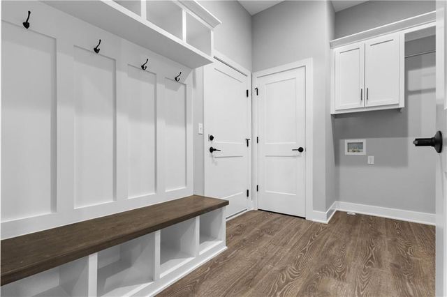 17162 S Laurelwood Street, Olathe, KS 66062