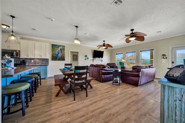 2019 Vista Drive, Crystal Beach, TX 77650