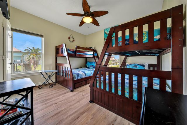 2019 Vista Drive, Crystal Beach, TX 77650