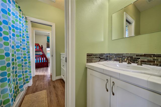 2019 Vista Drive, Crystal Beach, TX 77650
