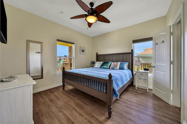 2019 Vista Drive, Crystal Beach, TX 77650