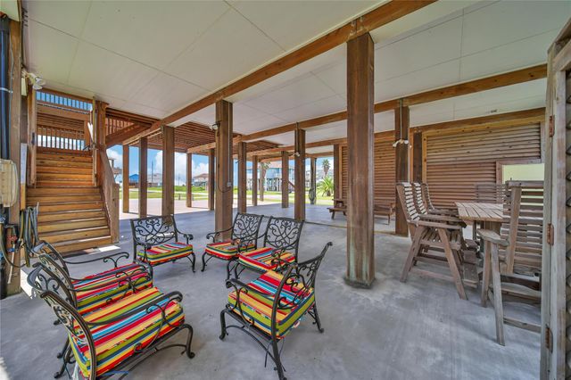 2019 Vista Drive, Crystal Beach, TX 77650