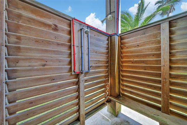 2019 Vista Drive, Crystal Beach, TX 77650