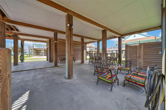 2019 Vista Drive, Crystal Beach, TX 77650