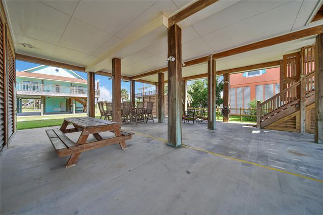 2019 Vista Drive, Crystal Beach, TX 77650