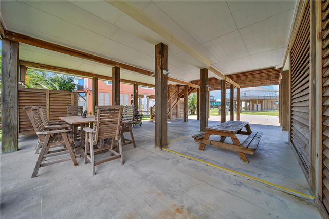 2019 Vista Drive, Crystal Beach, TX 77650