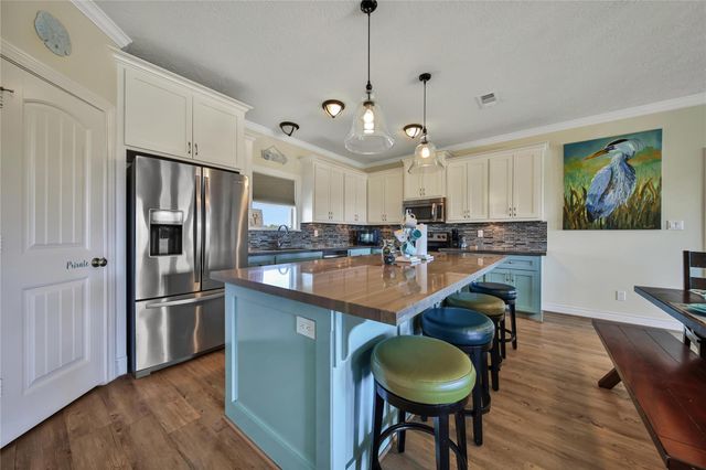 2019 Vista Drive, Crystal Beach, TX 77650