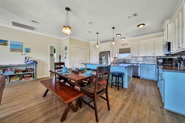 2019 Vista Drive, Crystal Beach, TX 77650