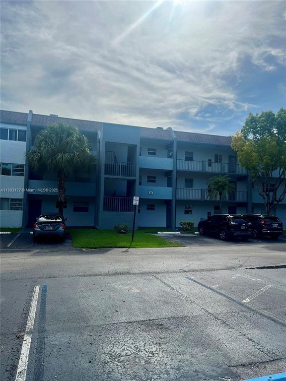 8351 Sands Point Blvd A204, Tamarac, FL 33321