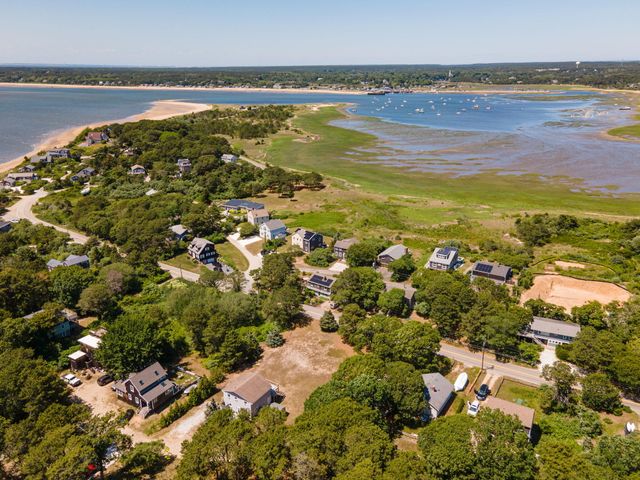 135 Indian Neck Road, Wellfleet, MA 02667