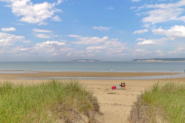 135 Indian Neck Road, Wellfleet, MA 02667