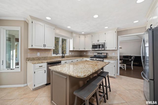 26 LINDEN Court, Morton, IL 61550