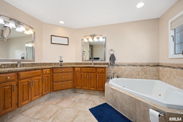 26 LINDEN Court, Morton, IL 61550