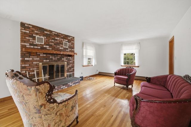 106 Edge Hill Rd, Milton, MA 02186