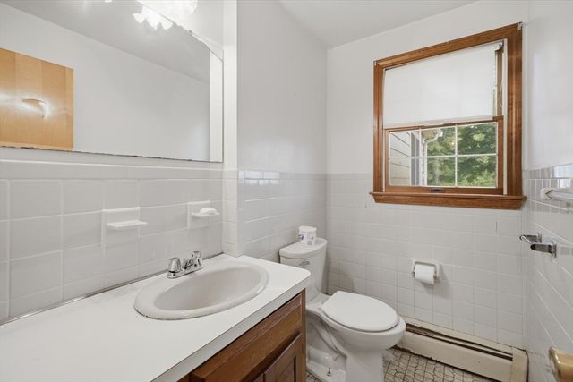 106 Edge Hill Rd, Milton, MA 02186