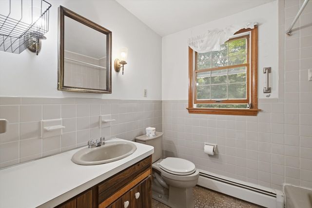 106 Edge Hill Rd, Milton, MA 02186
