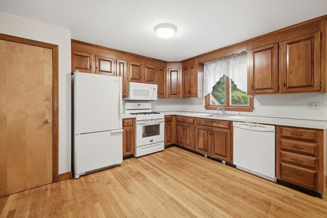 106 Edge Hill Rd, Milton, MA 02186