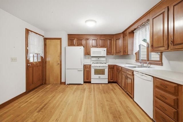 106 Edge Hill Rd, Milton, MA 02186