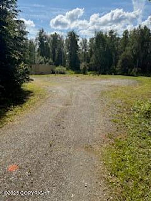 2160 S Leora Drive, Wasilla, AK 99623