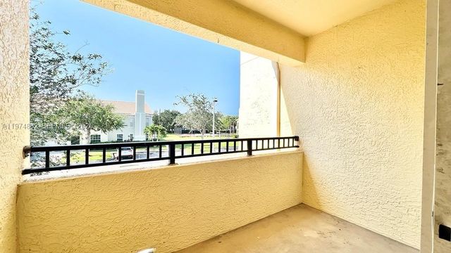 120 SW Peacock Blvd 11206, Port St. Lucie, FL 34986