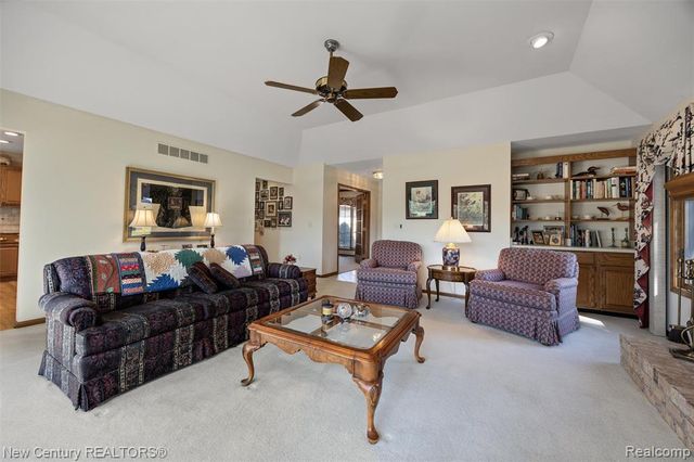 4071 Chevron Drive, Highland, MI 48356