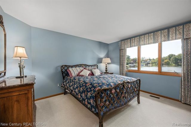 4071 Chevron Drive, Highland, MI 48356