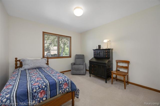 4071 Chevron Drive, Highland, MI 48356