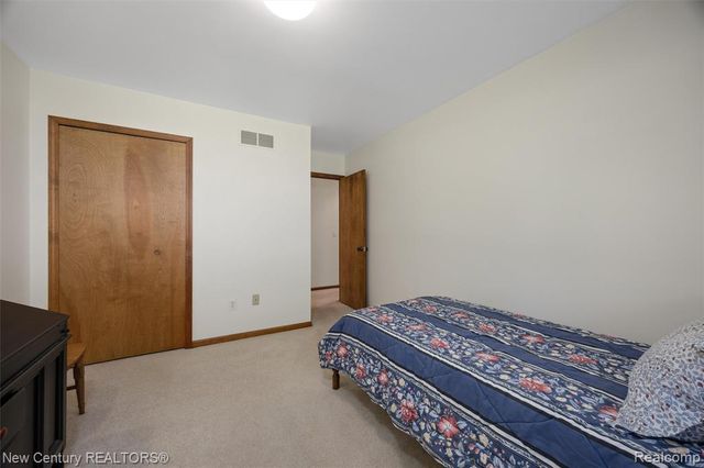 4071 Chevron Drive, Highland, MI 48356