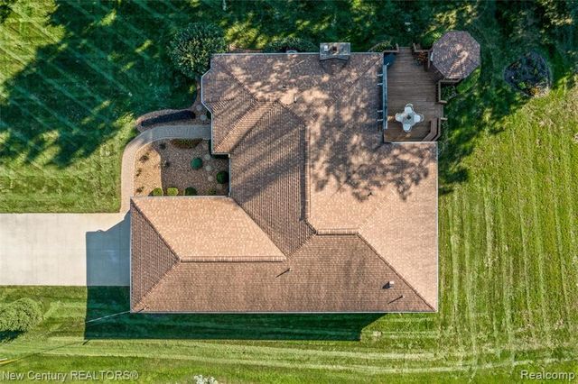 4071 Chevron Drive, Highland, MI 48356