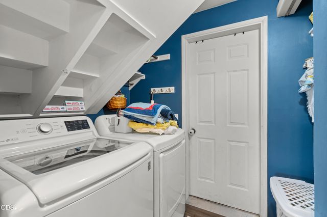 667 Rose Valley Court, Central Point, OR 97502