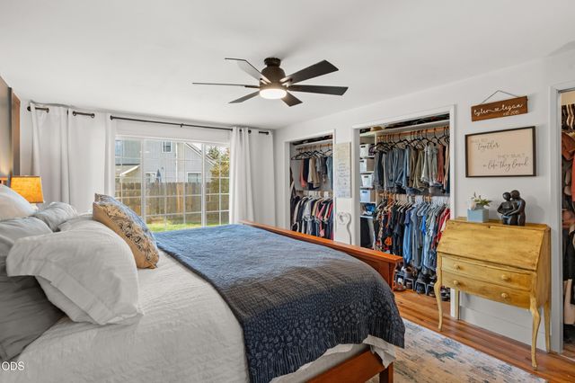 667 Rose Valley Court, Central Point, OR 97502