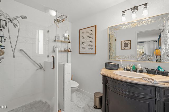 667 Rose Valley Court, Central Point, OR 97502