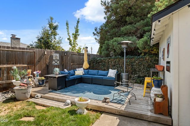 667 Rose Valley Court, Central Point, OR 97502