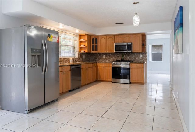 9470 Atlantic St, Miramar, FL 33025
