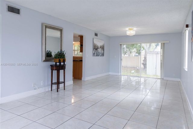 9470 Atlantic St, Miramar, FL 33025