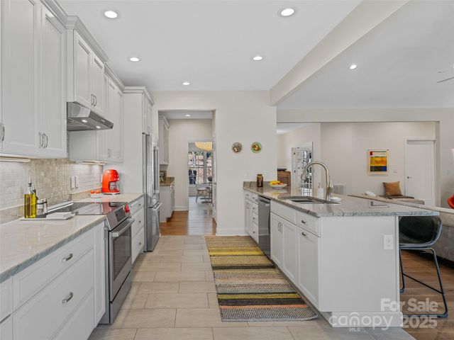 2508 Carriage Falls Court, Hendersonville, NC 28791