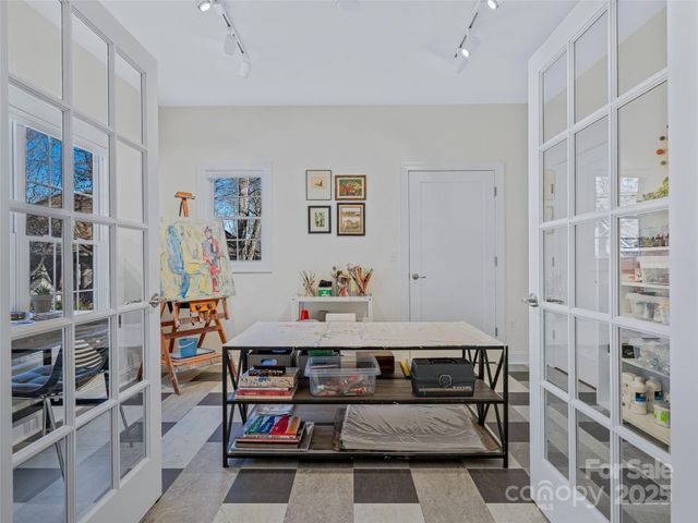 2508 Carriage Falls Court, Hendersonville, NC 28791