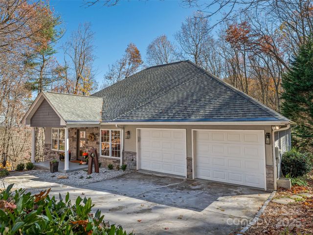 2508 Carriage Falls Court, Hendersonville, NC 28791