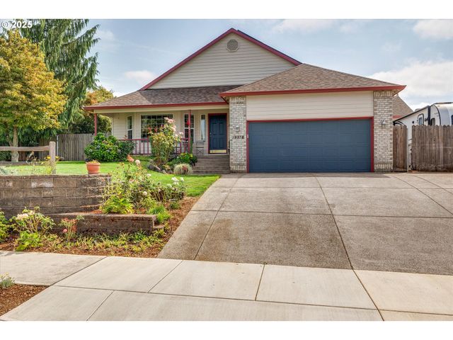 19370 WESTWOOD Dr, Oregon City, OR 97045
