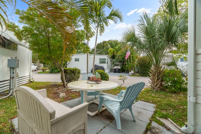 202 N Ibis S, Briny Breezes, FL 33435